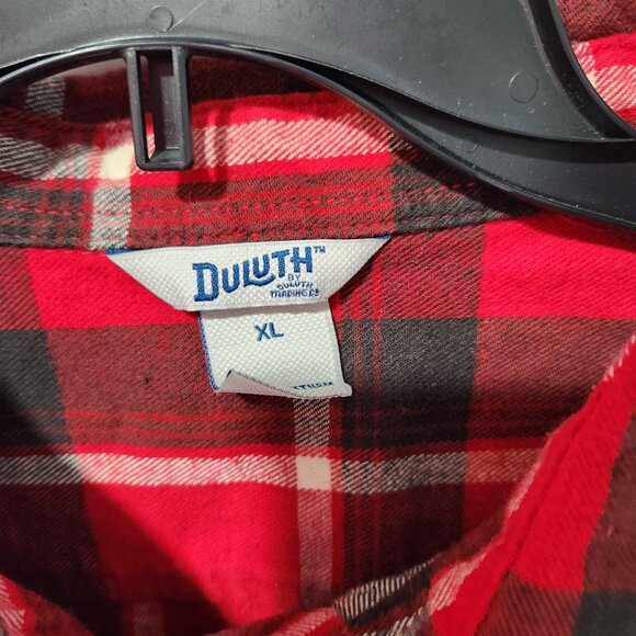 Duluth Trading Co. Women's Red Buffalo Plaid Button Down Long Sleeve Flannel- XL - Picture 2 of 8